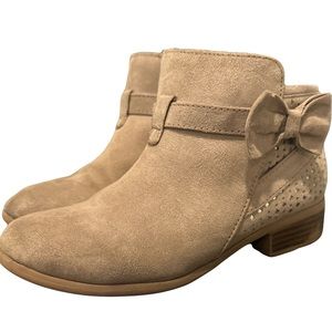Size girls 1 beige bootie